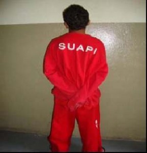 Adolescentes usando o uniforme da SUAPI, mesmo destinado aos adultos que cumprem pena privativa de liberdade. Foto: CNJ
